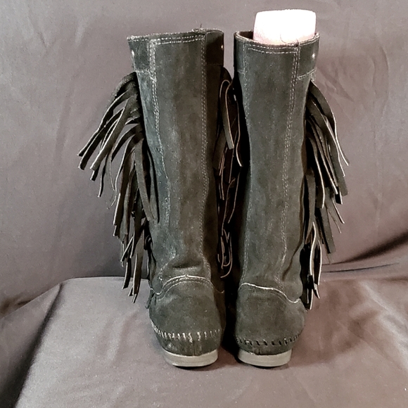 Minnetonka Moccasin's - Picture 4 of 6